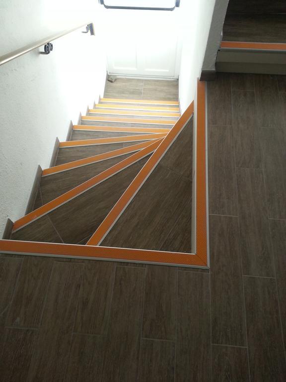 Hotel Arago แซร์แบ ภายนอก รูปภาพ