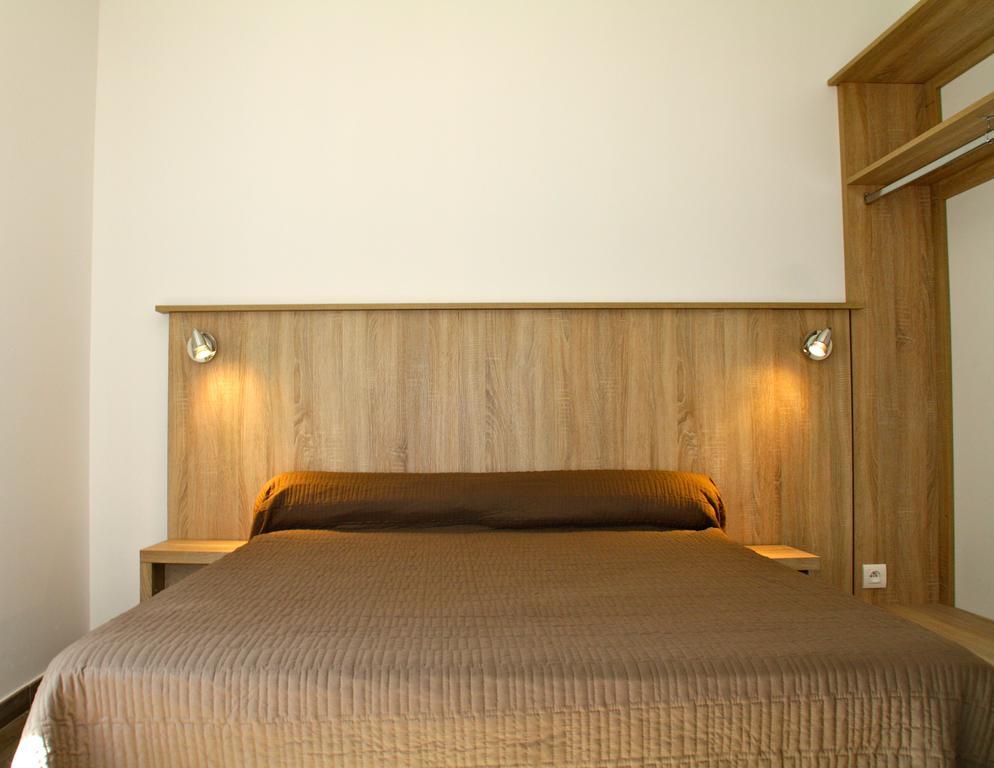 Hotel Arago แซร์แบ ภายนอก รูปภาพ