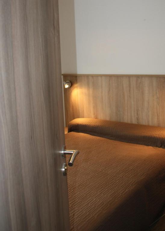 Hotel Arago แซร์แบ ห้อง รูปภาพ